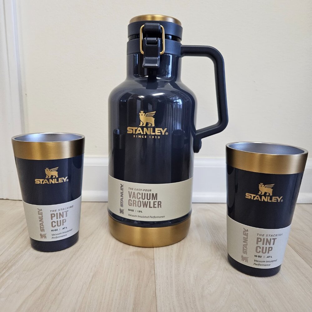 NEW Stanley The Stay-Chill Growler Set | 64 OZ/16 OZ | Blue - Twilight Gloss - Picture 2 of 9